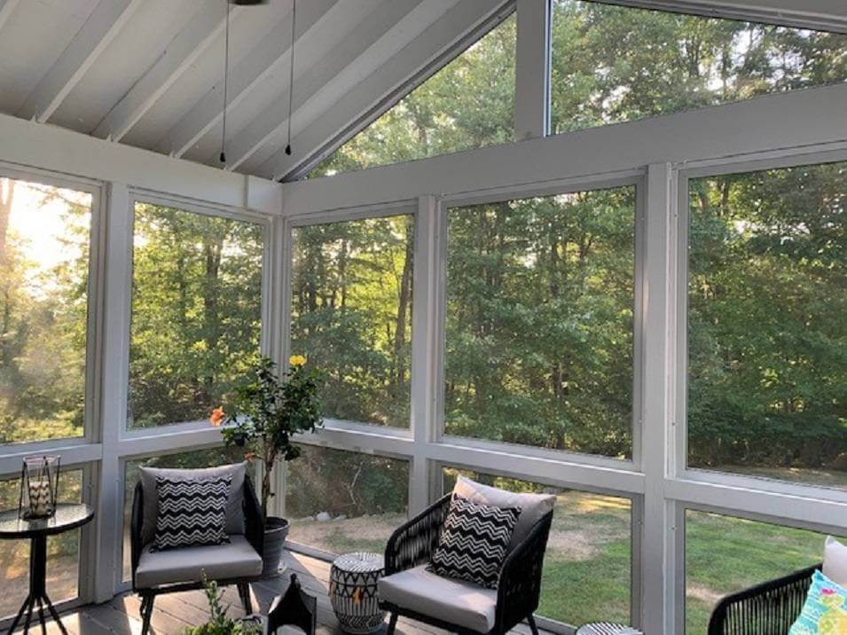 Enclosed porch with porch screen system